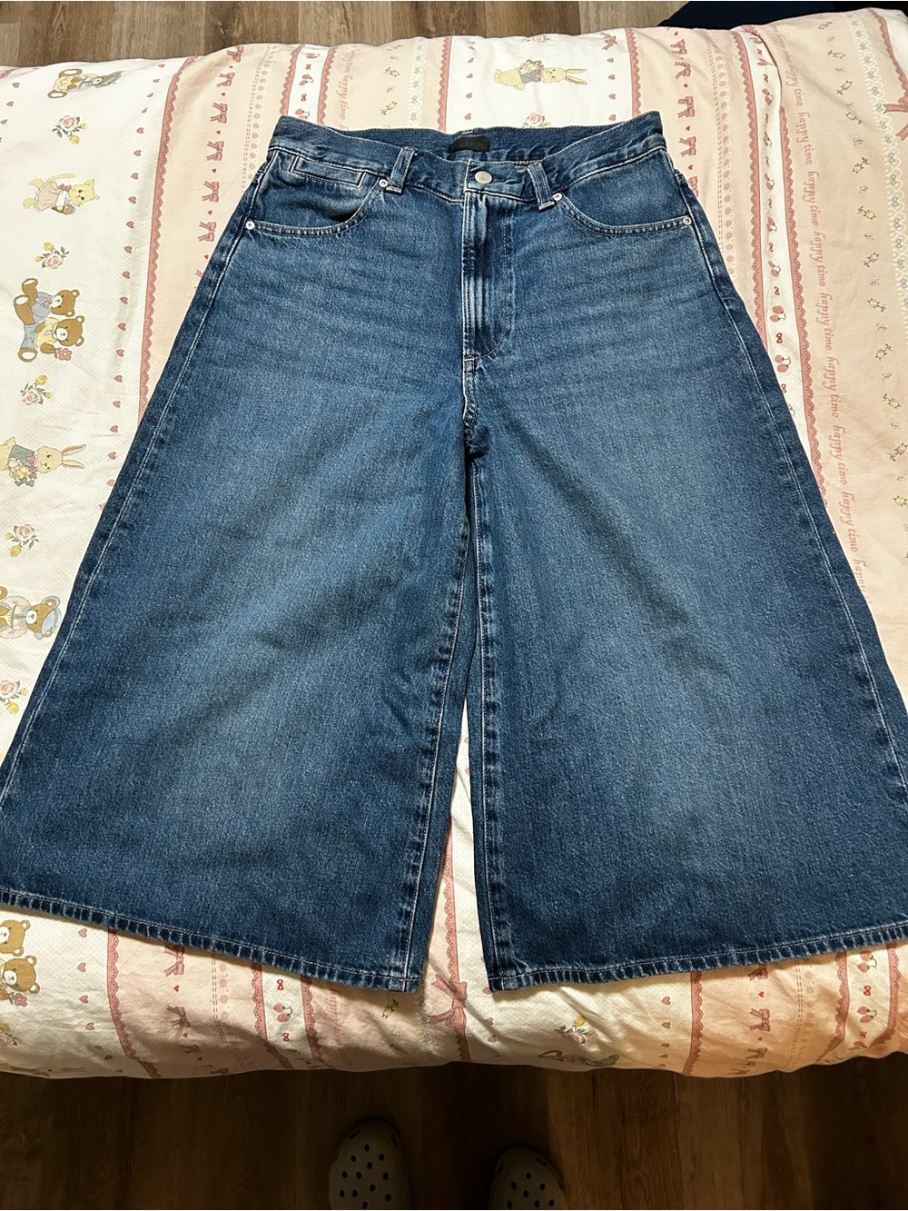 Uniqlo Wide-Leg Denim Culotte Shorts - Dark Blue - Picture 2 of 4